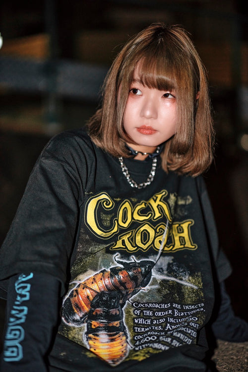 「COCKROACH」Tシャツ