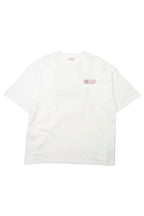 背中にドゥーンTシャツ